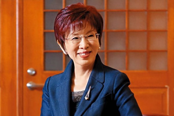 盘盘赢 洪秀柱给郑丽文两岸建议：没那么复杂，未来谋求统一